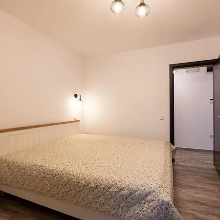 New & Quiet Near Burgas' Garden Apartament *