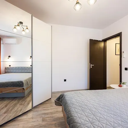 Апартамент New & Quiet Near Burgas' Garden Бургас