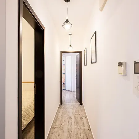 Apartament New & Quiet Near Burgas' Garden *